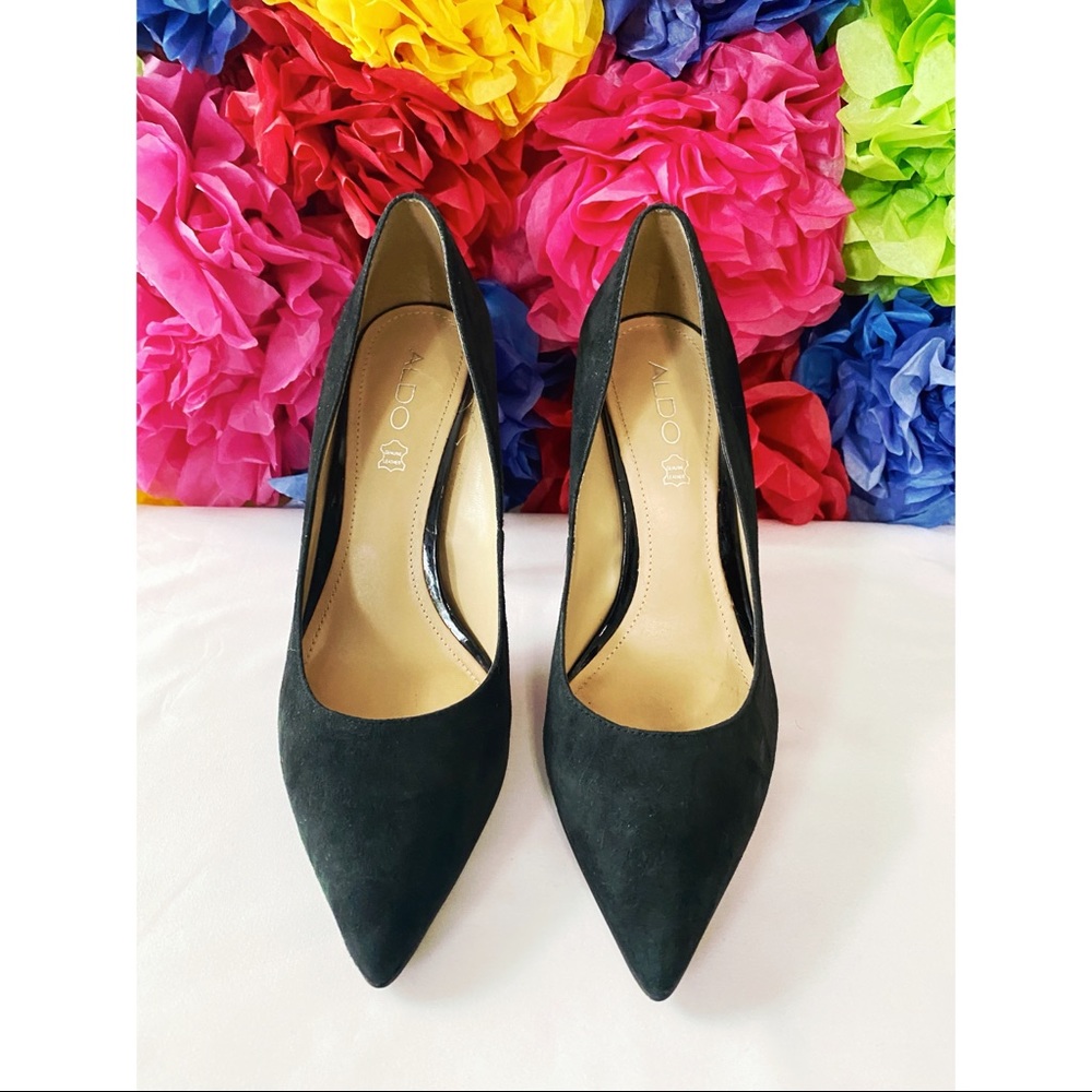 Sexy Aldo stiletto heel. Point toe suede